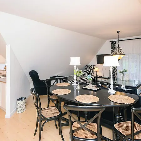 Spacious With Garden *