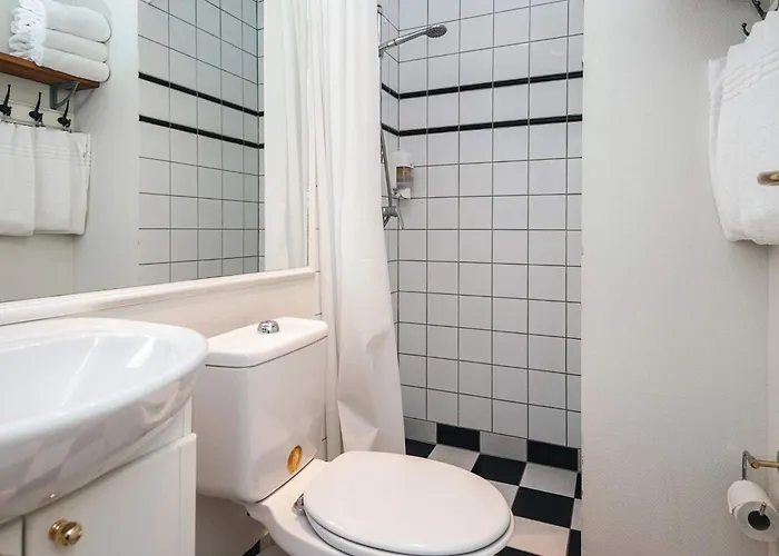 Spacious With Garden